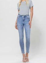 Load image into Gallery viewer, 90’s High Rise Skinny Jeans